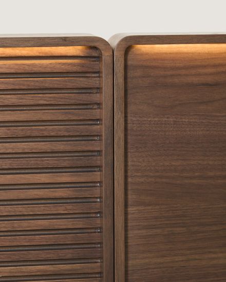 Изголовье кровати Norlen с двумя тумбочками из темного ореха LED, 316 см