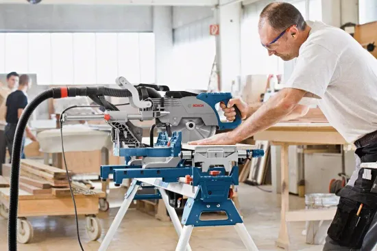 Торцовочная пила с протяжкой BOSCH GCM 8 SJL, 1600 Вт