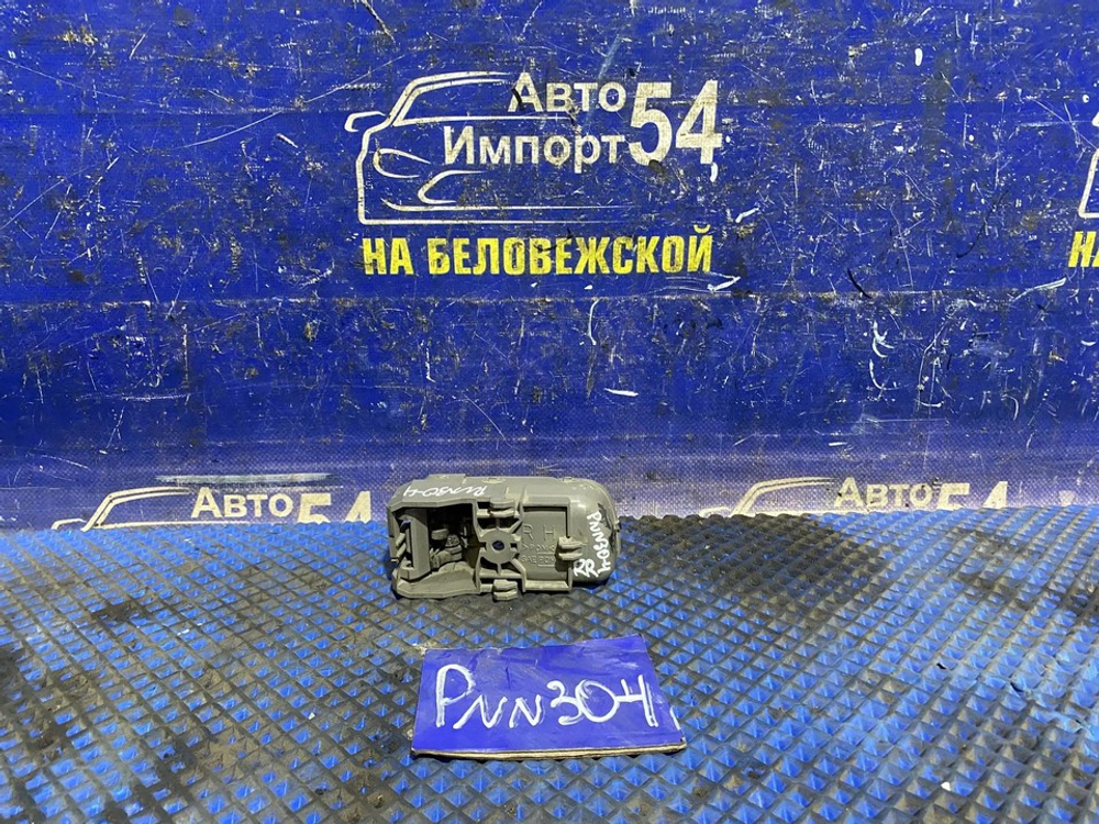 Ручка двери задней правой салонная NISSAN R'NESSA 1998