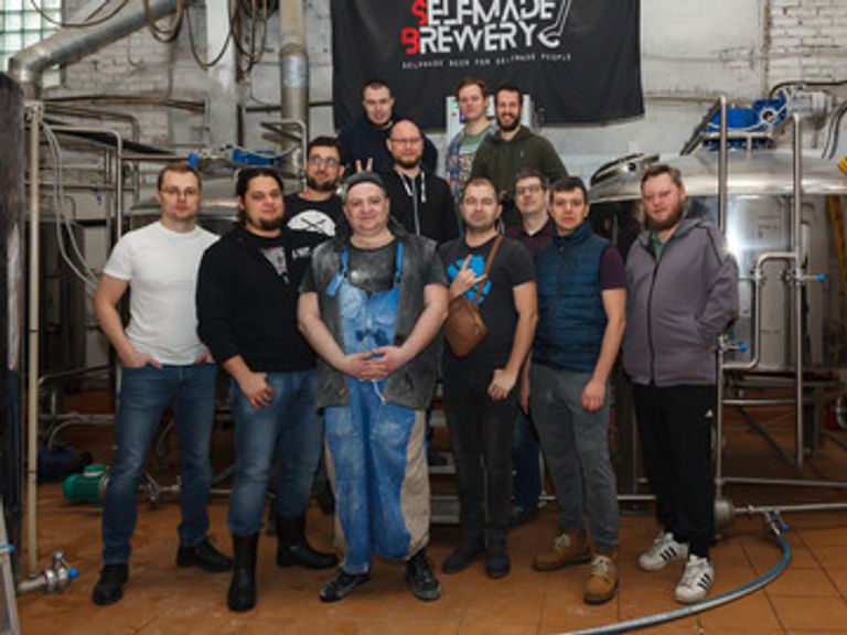 Домашние пивовары на пивоварне Selfmade