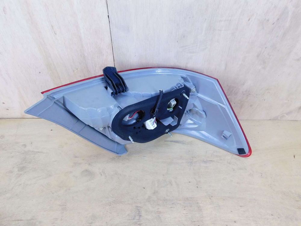 стоп правый Toyota Allion NZT260 ZRT265 20-454