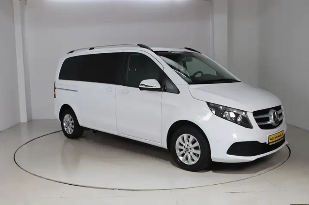 Mercedes-Benz V 220