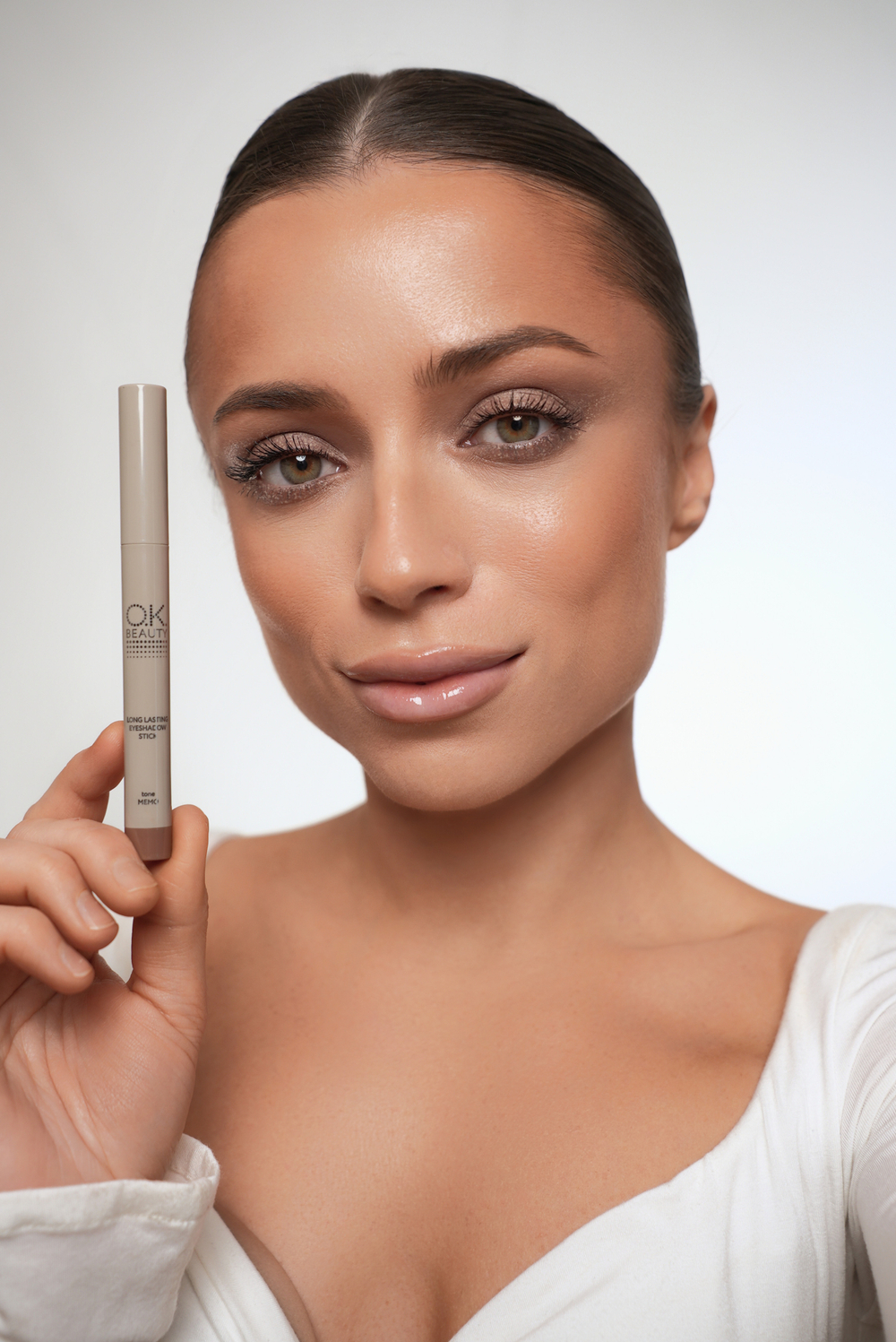 Стойкие тени-карандаш для век LONG LASTING EYESHADOW STICK