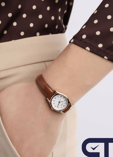 Casio LTP-1094Q-7B8 — женские классические часы с кожаным ремешком