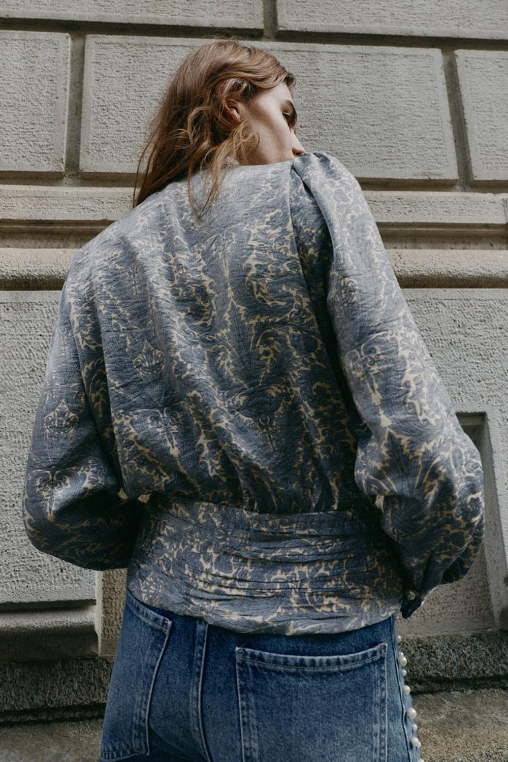 ZARA БЛУЗА С ПРИНТОМ И БАНТОМ, ЭКРЮ/СИНИЙ