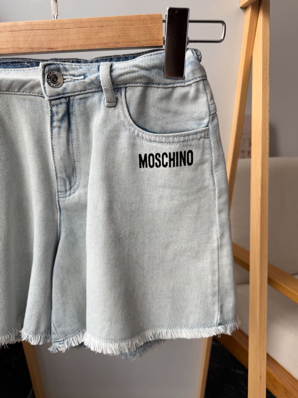 Джинсовые шорты Moschino, 128
