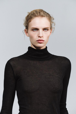 ZARA ФУТБОЛКА SUPIMA® С ВОРОТНИКОМ-СТОЙКОЙ, ЧЕРНЫЙ