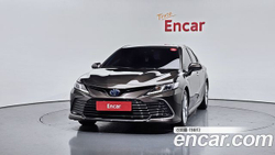 Toyota Camry 2.5 LE Hybrid — 2022