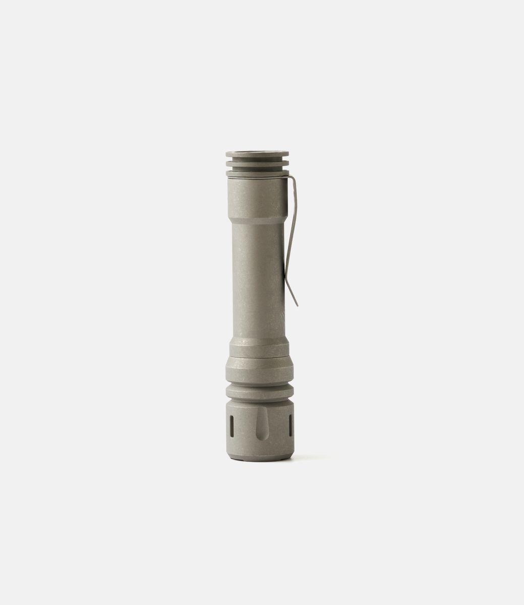LANapple Ti Stonewashed Smooth — фонарик из титана