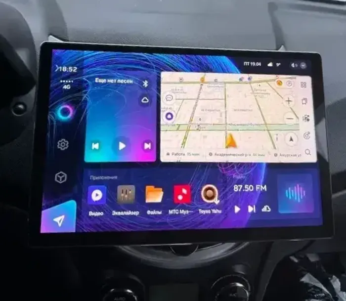 Магнитола для Hyundai Solaris 1 2010-2016 (рамка серебро) - Teyes CC3-2K-360 монитор 13" 2K QLED на Android 10, Быстрая, CarPlay, 4G SIM-слот, 4 камеры в комплекте