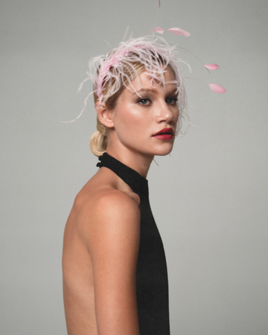 Ободок тонкий с перьями
