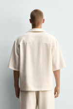 РУБАШКА RELAXED FIT ИЗ СТРУЯЩЕЙСЯ ТКАНИ — ZARA · 4364/653