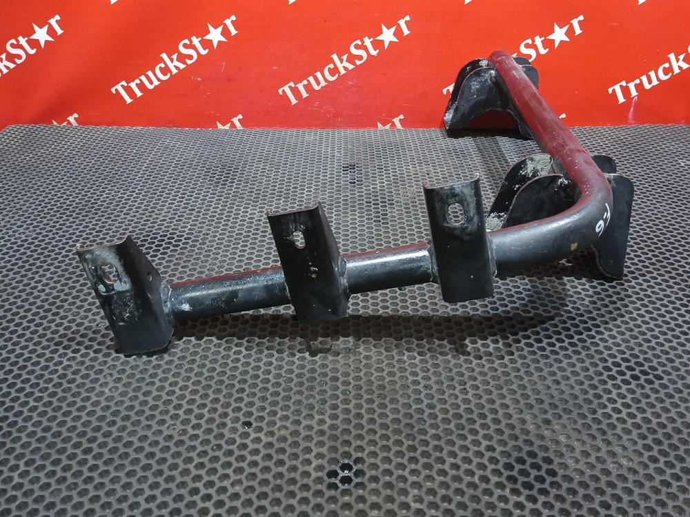 Кронштейн спойлера шасси левый 2024г