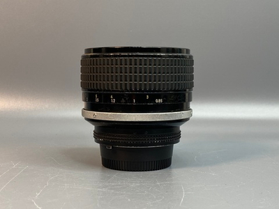 Nikon NIKKOR 85mm f/1.4
