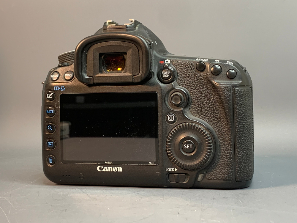 Canon EOS 5D Mark II body 15.500 пробега