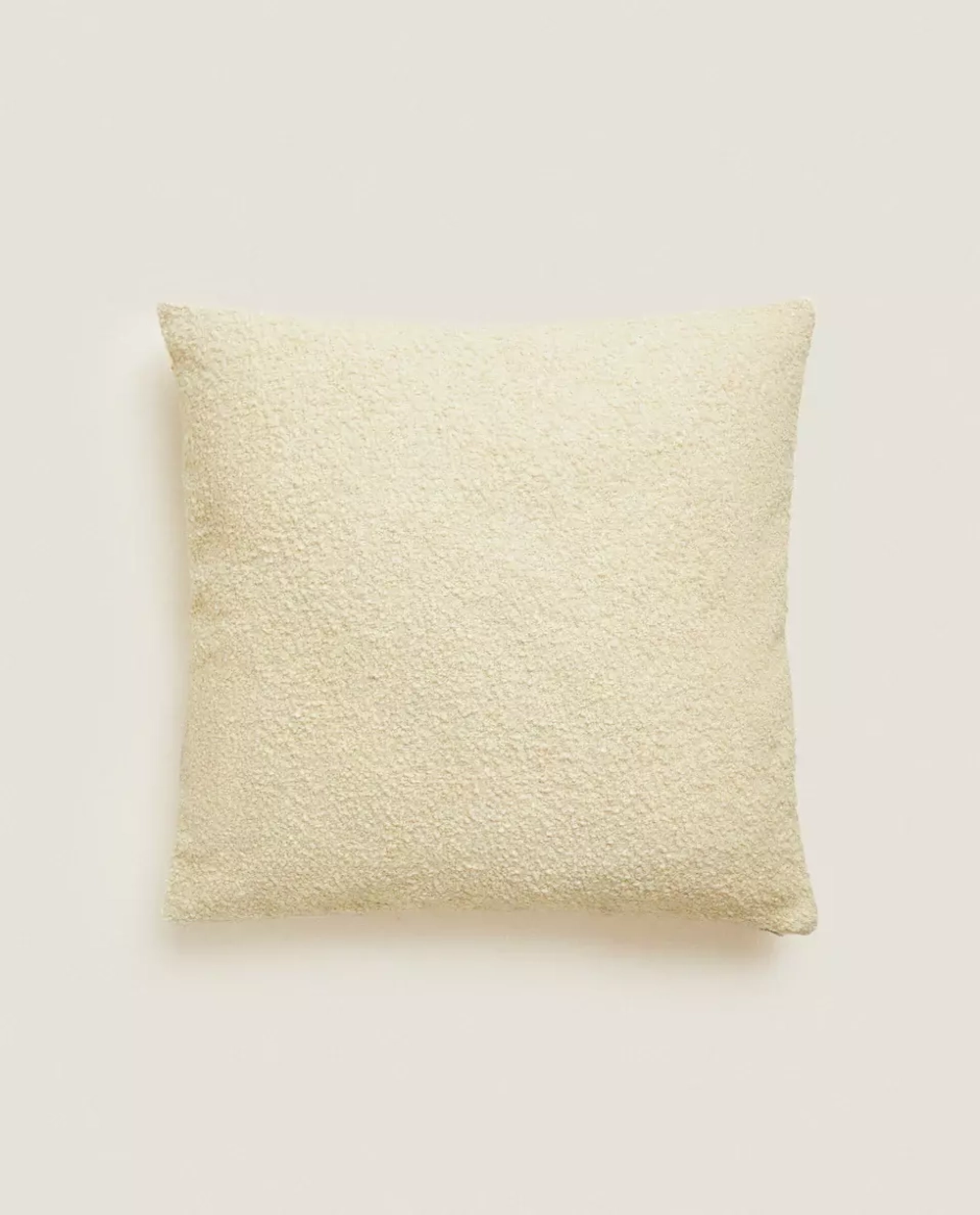 ZARA HOME ЧЕХОЛ НА ПОДУШКУ ИЗ ТКАНИ БУКЛЕ, ПЕСОЧНЫЙ