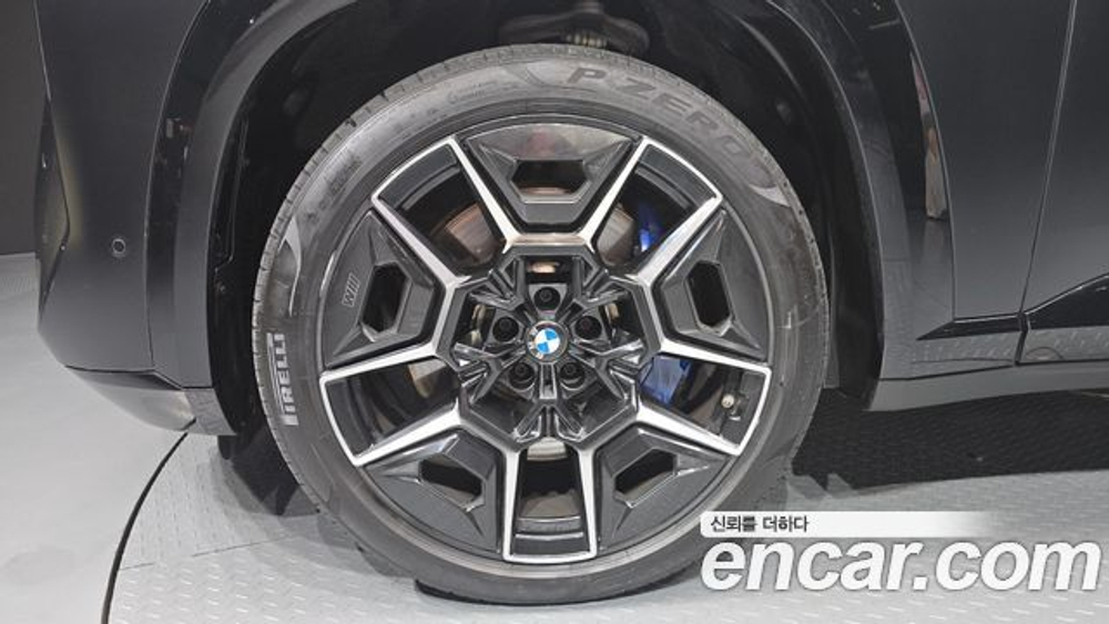 BMW XM 4.4 — 2023
