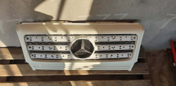 Решетка радиатора Mercedes G-Class (W463) 08-15 Б/У Оригинал a4638881215