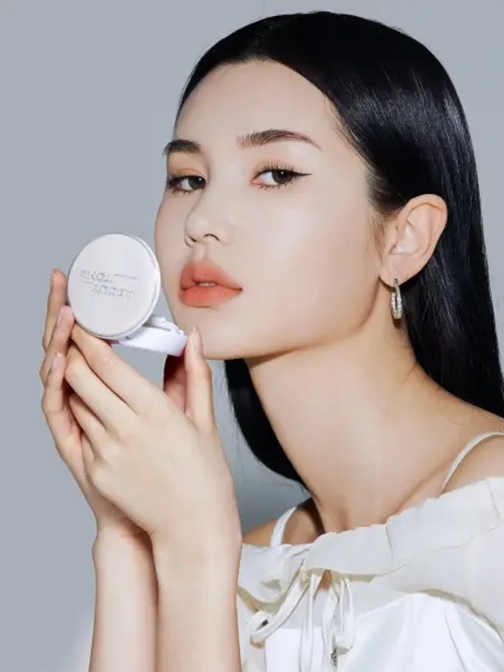 ABOUT TONE Sebum Cut Powder Pact - Матирующая пудра для фиксации макияжа (8 гр)
