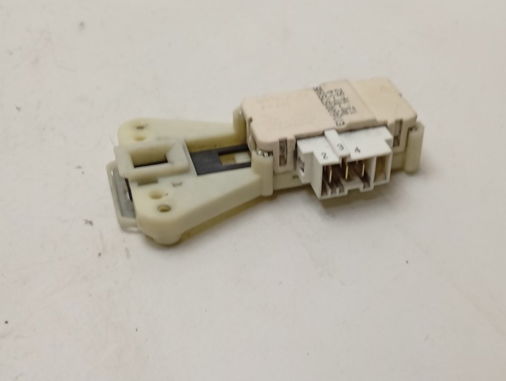 IWUE4105CIS кт64 Блокировка люка для стиральной машины Indesit IWUE4105CIS б/у