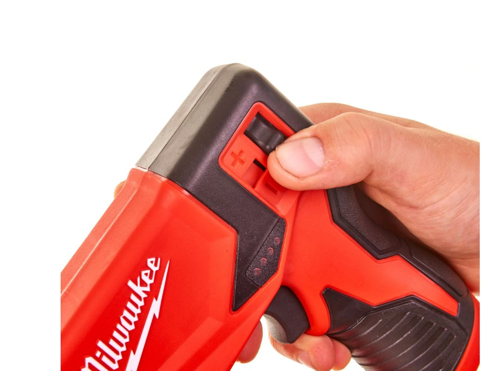 Степлер Milwaukee M12 BST-0 без акб и ЗУ 4933459634