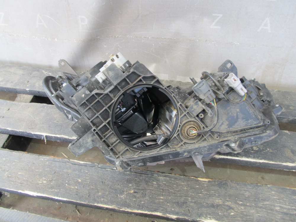 Фара левая LED Toyota RAV4 IV (XA40)  Б/У Оригинал 8118542680