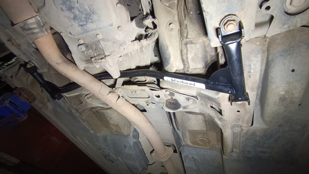 Распорка передняя нижняя Subaru Outback 5 (BS), Subaru Legacy 6 (BN, BS) (ПОД ЗАКАЗ)