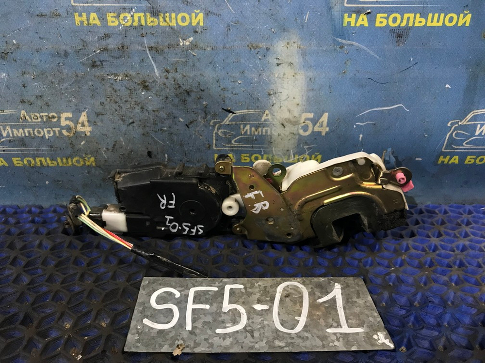 Замок двери передней правой SUBARU FORESTER 1999