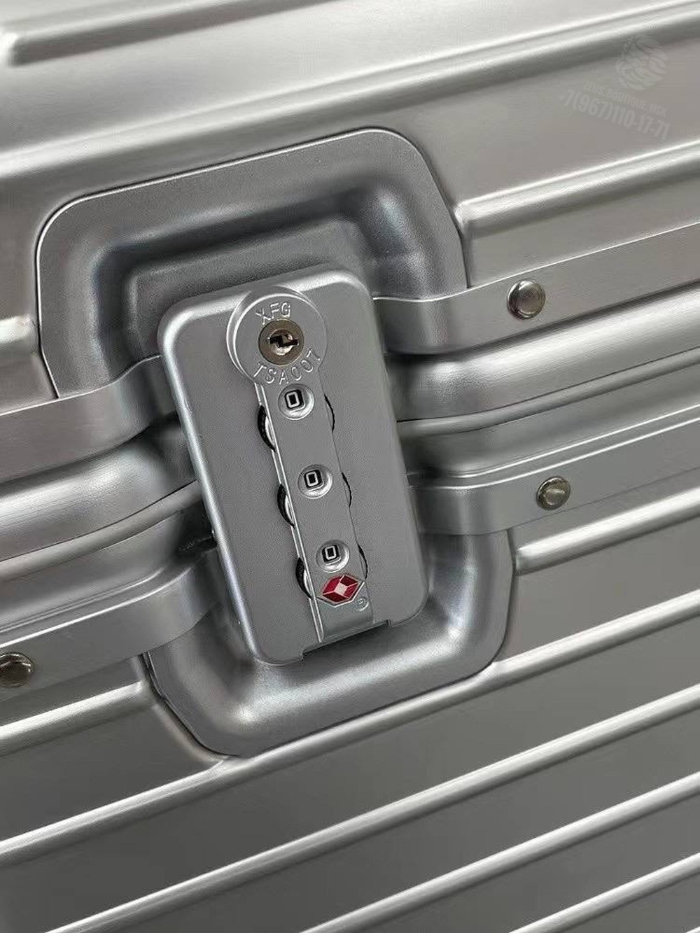 Дорожный чемодан Rimowa