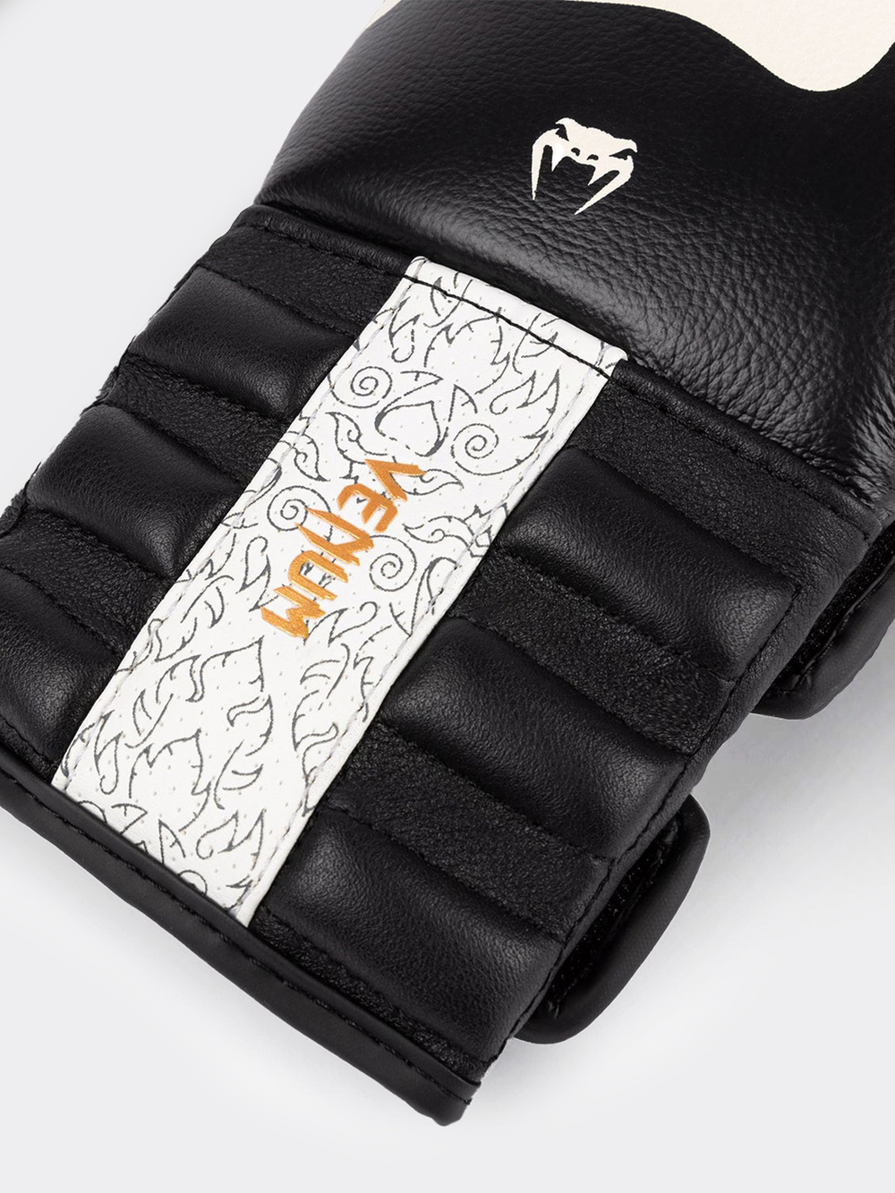 Перчатки боксерские Venum Reverso Snow White/Black