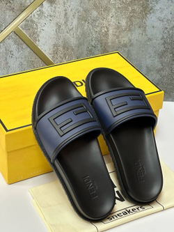 Шлепанцы Fendi