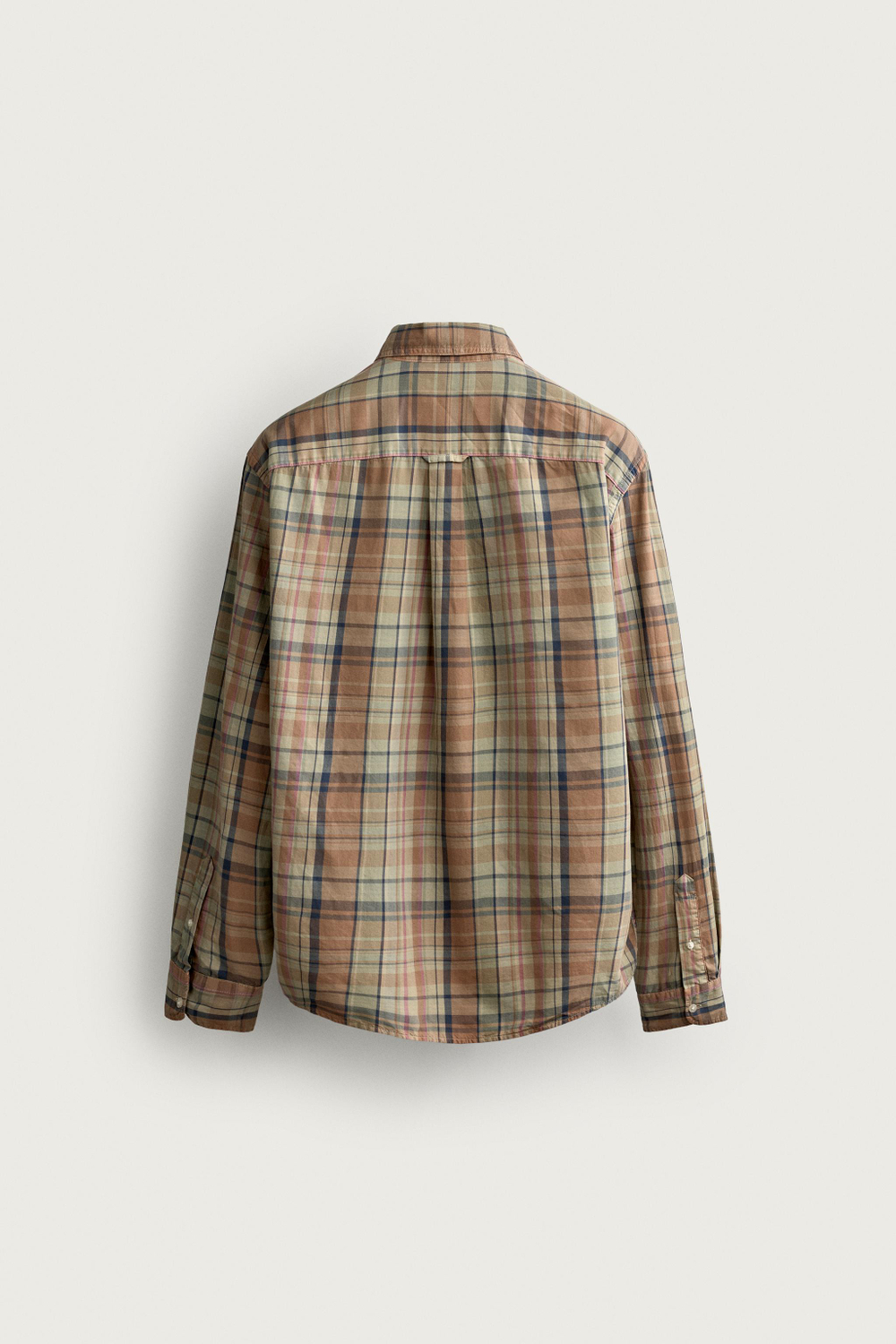 РУБАШКА REGULAR FIT В КЛЕТКУ — ZARA · 1063/447