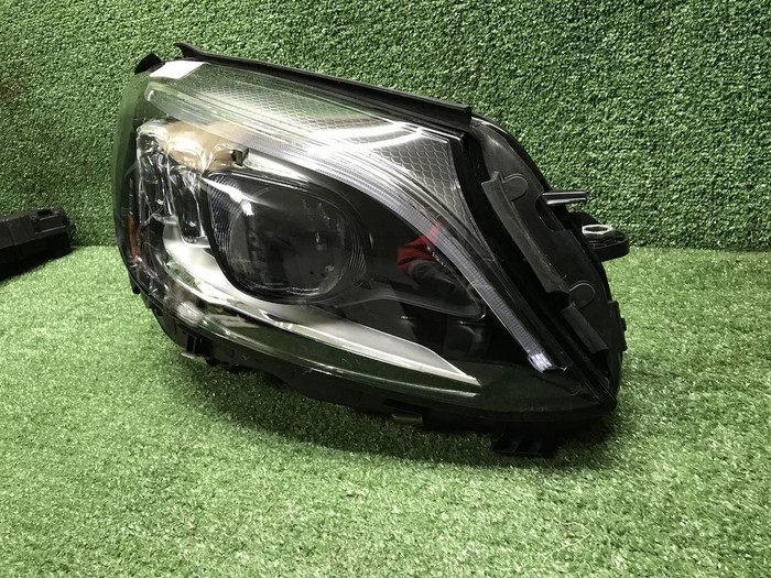 Фара правая Mercedes C w205 (18-23) Multibeam LED