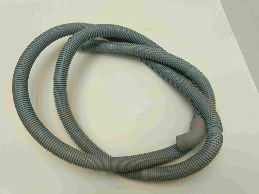 LS60840L кт224 Сливной шланг для стиральной машины AEG LS60840L б/у