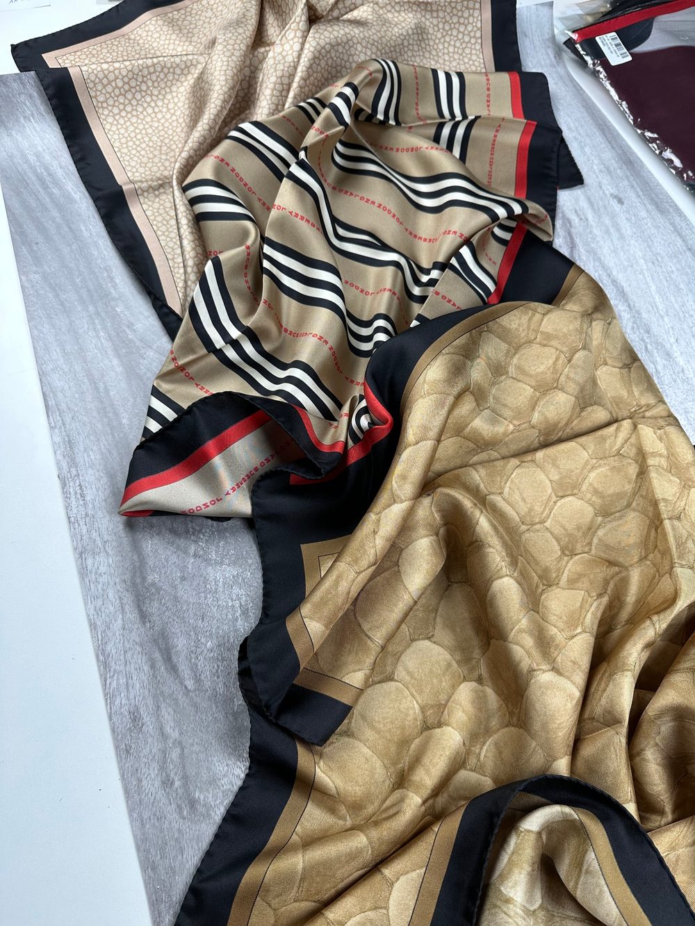 Шёлковый шарф Burberry, 210х70см, Классика/принт, подшит, с бирками и пакетом