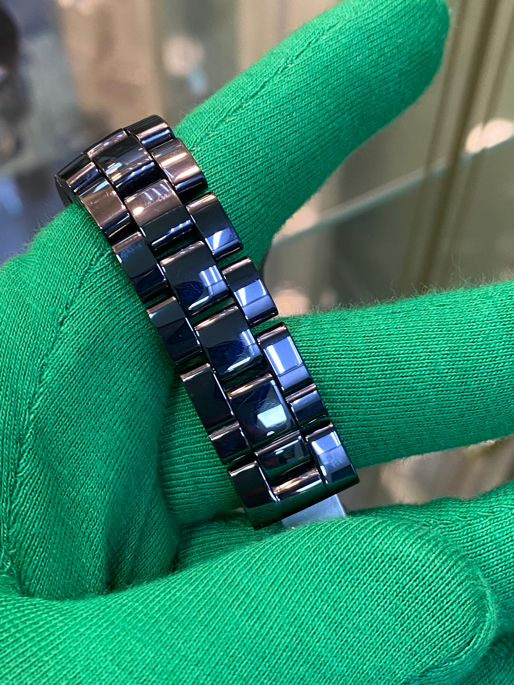 Часы Chanel J12