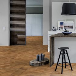 Инженерная доска Kahrs Дуб Шеврон светло-коричневый  LIGHT BROWN