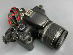 Canon 550D kit 18-55mm 3.5-5.6 IS 4.000 кадров