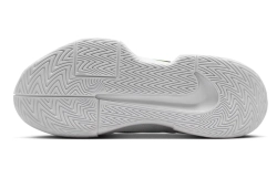 Женские теннисные кроссовки Nike Zoom GP Challenge Pro - white/black pure platinum volt