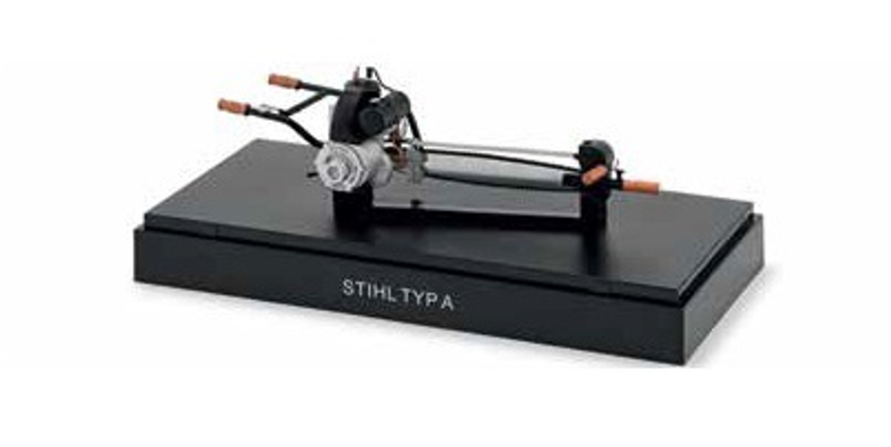 Модель коллекционная бензопилы Type A 1:12 от Schuco