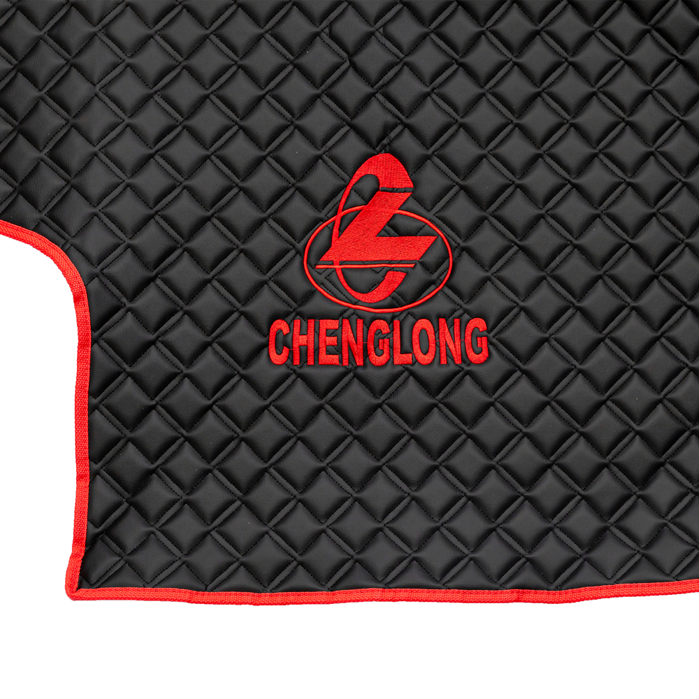 Ковры CHENGLONG (экокожа, черный, красный кант, красная вышивка)