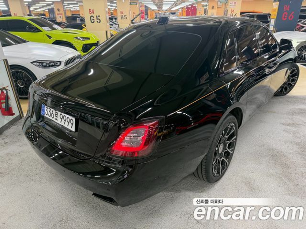 Rolls-Royce Ghost 6.7 V12 Black Badge — 2022