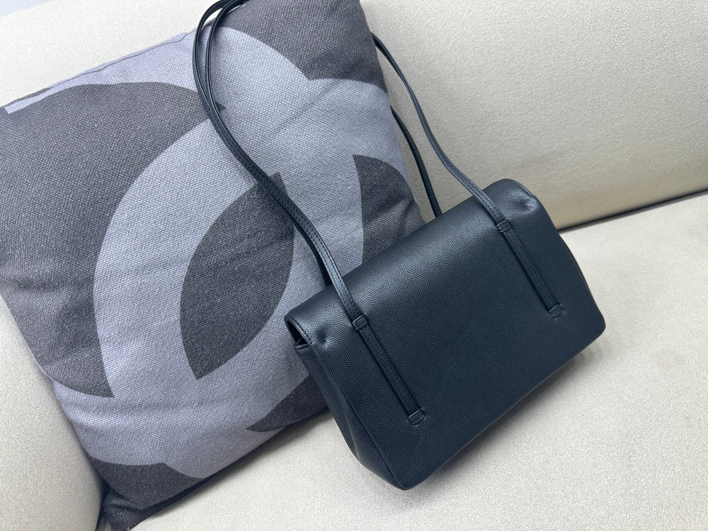 Женская сумка Chanel с длинными ручками — чёрная, 22 см — фото 5