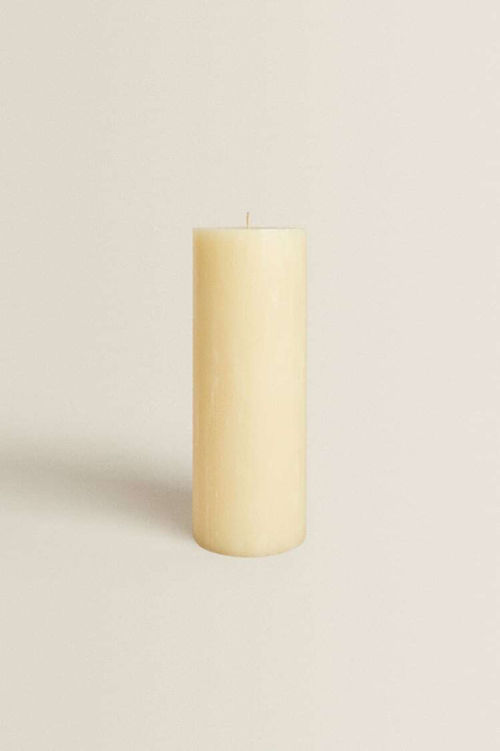 ZARA HOME ДЛИННАЯ ЦИЛИНДРИЧЕСКАЯ СВЕЧА, СЛИВОЧНОЕ МАСЛО