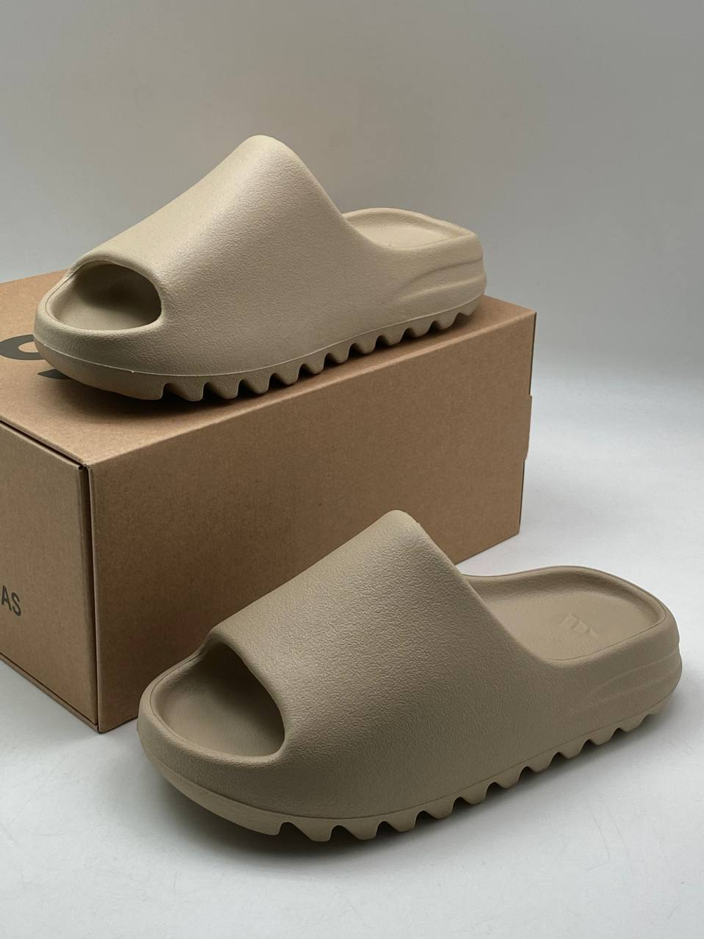 Шлепанцы Adidas Yeezy