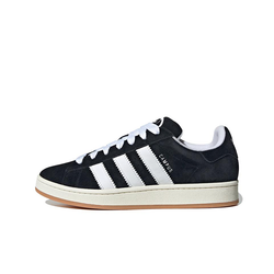 alt="adidas Campus 00s Core Black HQ8708 черные замшевые кроссовки с белыми полосками и кремовой подошвой вид сбоку на белом фоне"