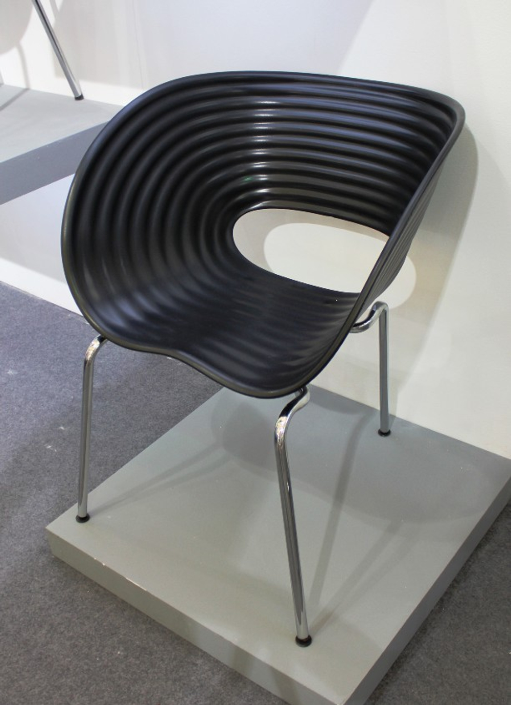 Стул tom vac chair (черный)