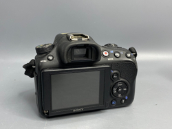 Sony A58 + kit 18-55 SAM II 52.000 кадров небольшой скол