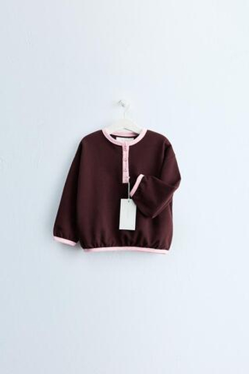 ZARA TIMELESS — ТОЛСТОВКА С КОНТРАСТНЫМ ВОРОТНИКОМ, ШОКОЛАДНЫЙ