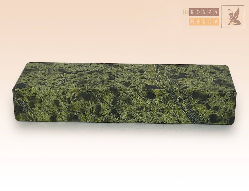 подставка прямоугольная из змеевика 50x25x10